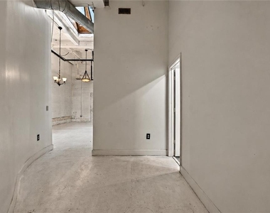 20 Marietta St Nw - Photo Thumbnail 2
