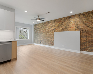 1558 W Juneway Terrace - Photo Thumbnail 2