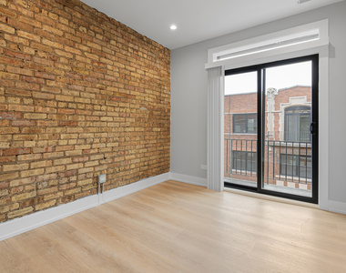 1558 W Juneway Terrace - Photo Thumbnail 9