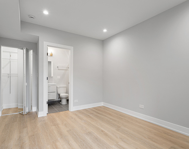 1558 W Juneway Terrace - Photo Thumbnail 7