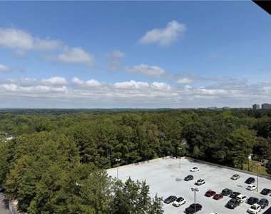 300 Johnson Ferry Road - Photo Thumbnail 18
