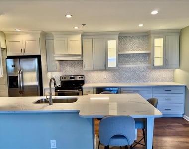300 Johnson Ferry Road - Photo Thumbnail 7