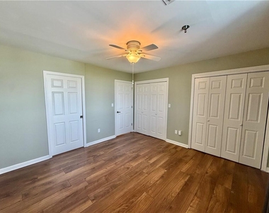 300 Johnson Ferry Road - Photo Thumbnail 11