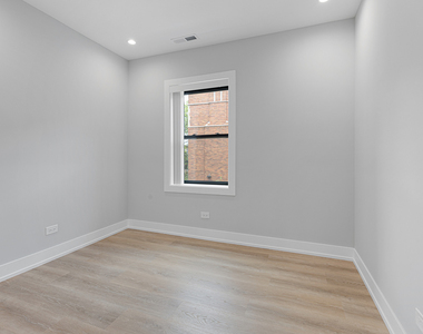 1548 W Juneway Terrace - Photo Thumbnail 7