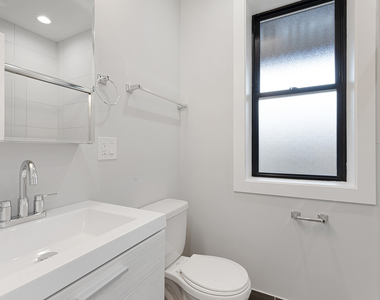 1548 W Juneway Terrace - Photo Thumbnail 8
