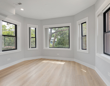 1548 W Juneway Terrace - Photo Thumbnail 4