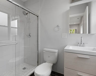 1548 W Juneway Terrace - Photo Thumbnail 9