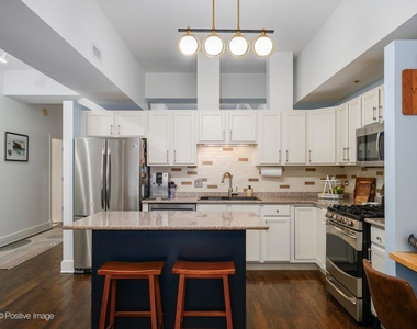 165 N Canal Street - Photo Thumbnail 10