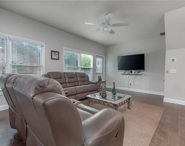 623 Chestnut Street - Photo Thumbnail 15