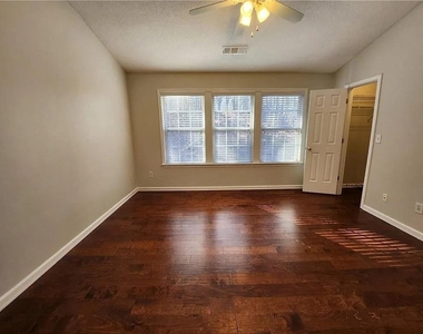 4067 Howell Park Road - Photo Thumbnail 11
