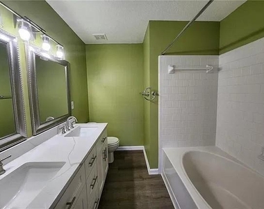 4067 Howell Park Road - Photo Thumbnail 4
