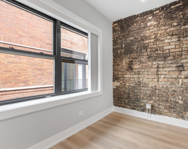 1554 W Juneway Terrace - Photo Thumbnail 6