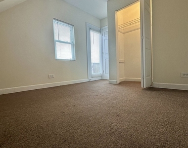 3755 N Christiana Avenue - Photo Thumbnail 14
