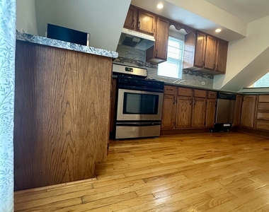 3755 N Christiana Avenue - Photo Thumbnail 9