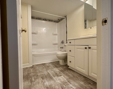 3755 N Christiana Avenue - Photo Thumbnail 11