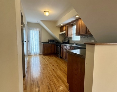 3755 N Christiana Avenue - Photo Thumbnail 8