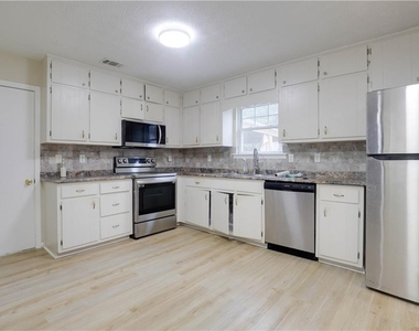4131 Gravitt Place - Photo Thumbnail 6