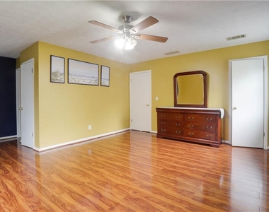 4131 Gravitt Place - Photo Thumbnail 17