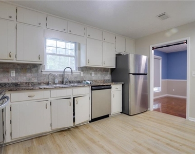 4131 Gravitt Place - Photo Thumbnail 8
