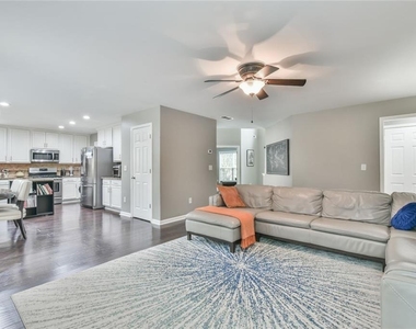 987 Park Hollow Way - Photo Thumbnail 25