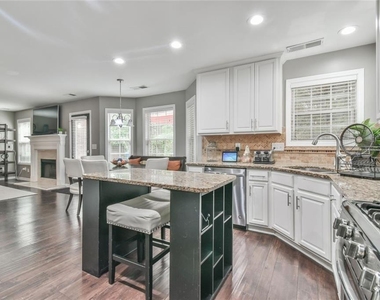 987 Park Hollow Way - Photo Thumbnail 7