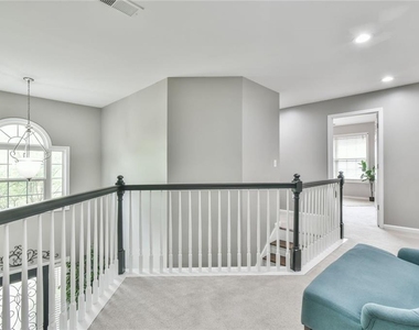 987 Park Hollow Way - Photo Thumbnail 17