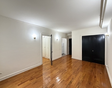 917 W Eastwood Avenue - Photo Thumbnail 5