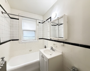 917 W Eastwood Avenue - Photo Thumbnail 16