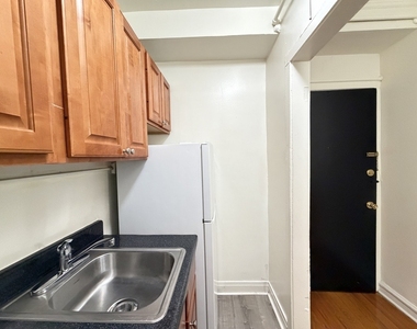 917 W Eastwood Avenue - Photo Thumbnail 3