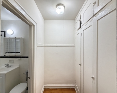 917 W Eastwood Avenue - Photo Thumbnail 15