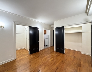 917 W Eastwood Avenue - Photo Thumbnail 14