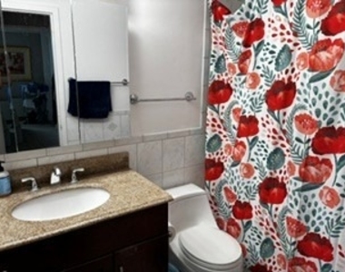 1850 N Clark Street - Photo Thumbnail 7