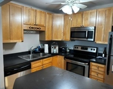 1850 N Clark Street - Photo Thumbnail 2