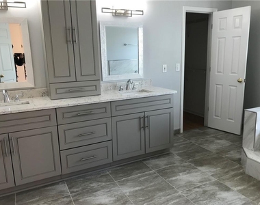 6135 Pattingham Drive - Photo Thumbnail 13