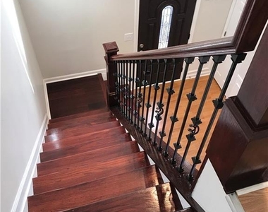 6135 Pattingham Drive - Photo Thumbnail 8