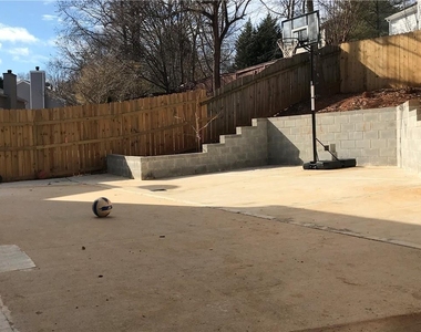 6135 Pattingham Drive - Photo Thumbnail 22