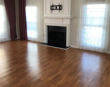 6135 Pattingham Drive - Photo Thumbnail 2