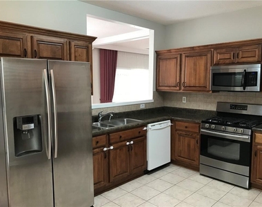 6135 Pattingham Drive - Photo Thumbnail 6