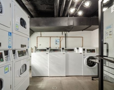 7710 N Sheridan Road - Photo Thumbnail 7