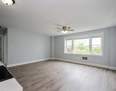 7710 N Sheridan Road - Photo Thumbnail 2
