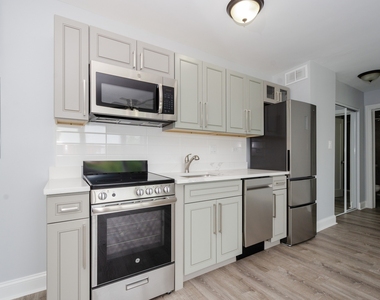 7710 N Sheridan Road - Photo Thumbnail 1