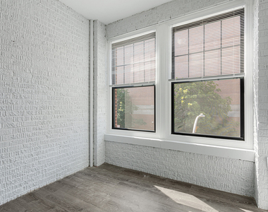 1638 W Jonquil Terrace - Photo Thumbnail 8