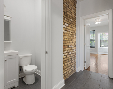 1638 W Jonquil Terrace - Photo Thumbnail 5