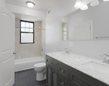 1638 W Jonquil Terrace - Photo Thumbnail 11