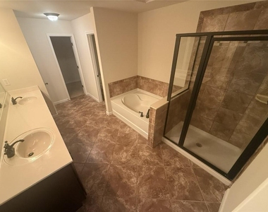 13276 Warrensville Cove - Photo Thumbnail 14