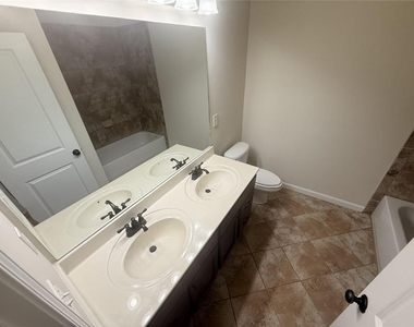 13276 Warrensville Cove - Photo Thumbnail 19