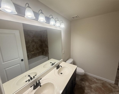 13276 Warrensville Cove - Photo Thumbnail 20