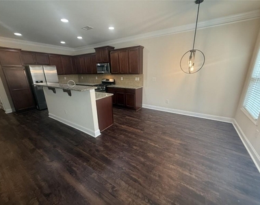 13276 Warrensville Cove - Photo Thumbnail 2