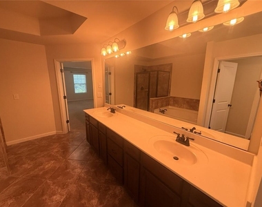 13276 Warrensville Cove - Photo Thumbnail 17