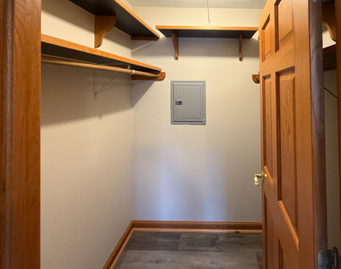 16w471 79th Street - Photo Thumbnail 6